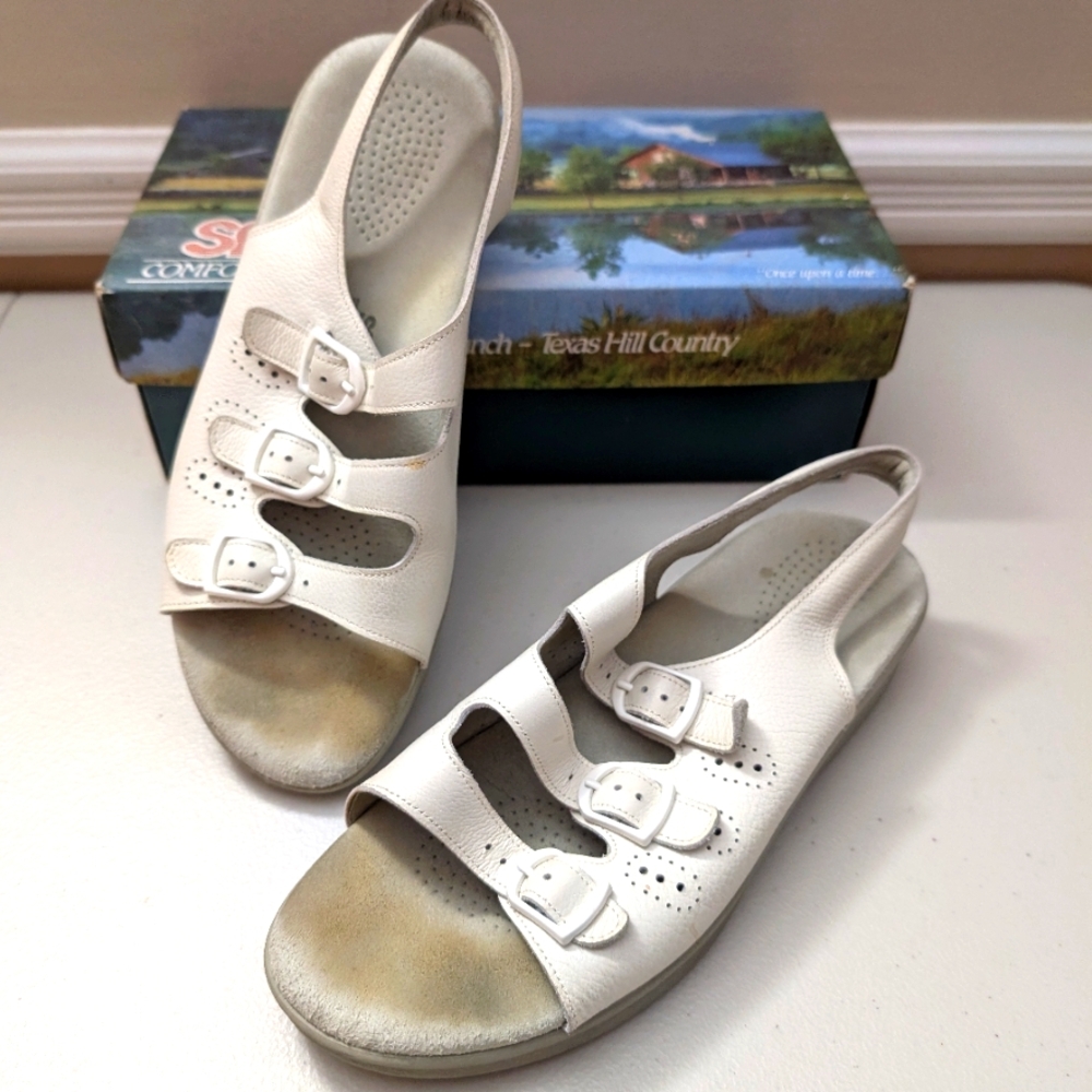 Women's White Leather Sandals By SAS Size 8.